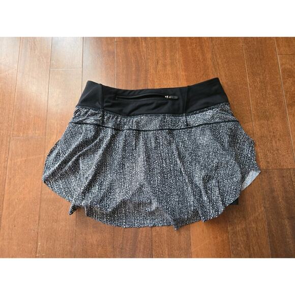 Lululemon Tennis Skirt Women 2 Gray Black Quick pace Activewear - Picture 2 of 4